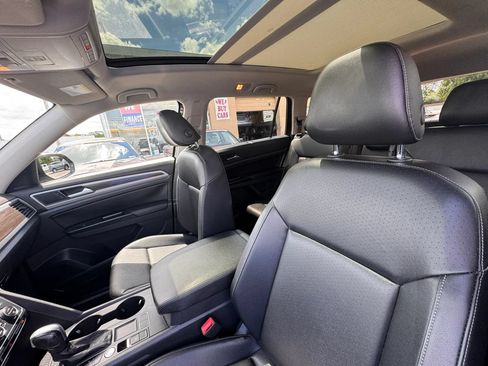 Used 2020 Volkswagen Atlas SE w/ Panoramic Sunroof Package FWD image 14