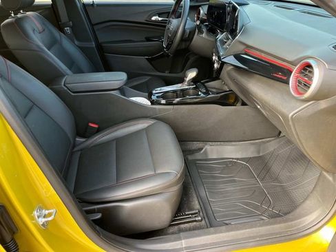 Certified 2024 Chevrolet Trax RS w/ Sunroof Package image 25