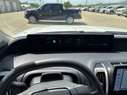 Used 2025 Ford Expedition Active AWD/4WD image 15