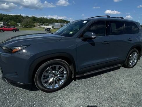 Certified 2025 Toyota Grand Highlander AWD image 4