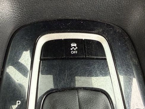 Used 2024 Toyota Corolla LE image 20