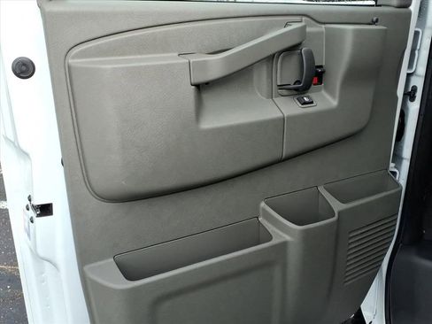 New 2026 Chevrolet Express 3500 LS RWD image 17