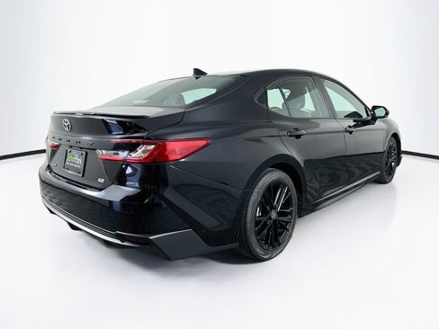 Used 2025 Toyota Camry SE FWD image 9