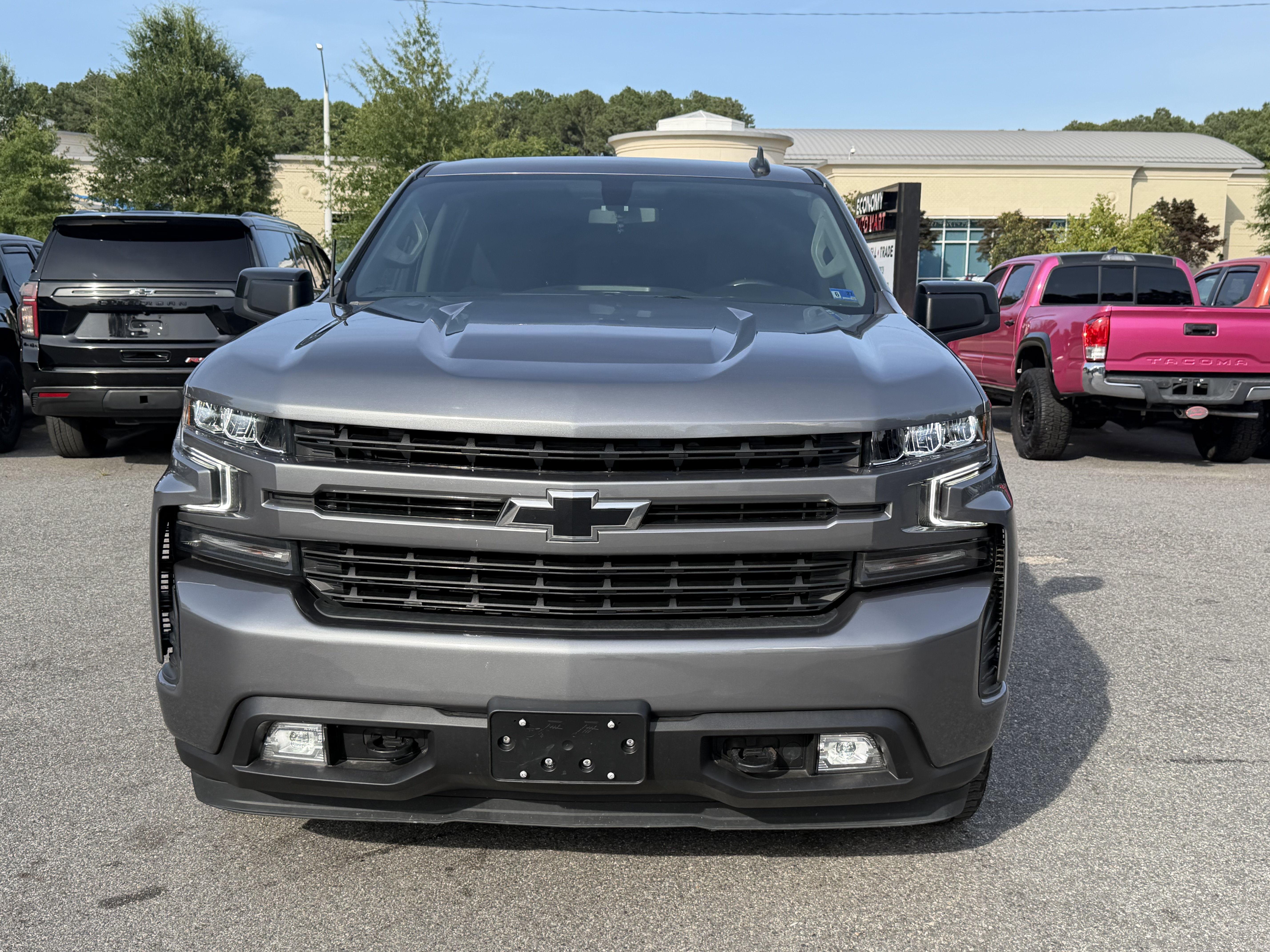 Used 2021 Chevrolet Silverado 1500 RST AWD/4WD image 2