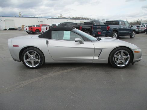 Used 2008 Chevrolet Corvette Convertible w/ Preferred Equipment Group image 3