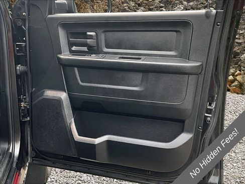 Used 2018 RAM 1500 Express w/ Express Value Package AWD/4WD image 19