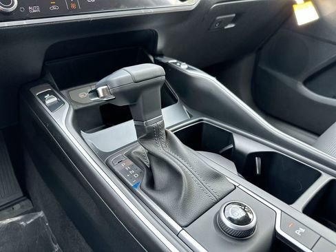 Used 2025 Kia Sorento S w/ Panoramic Sunroof Package image 43