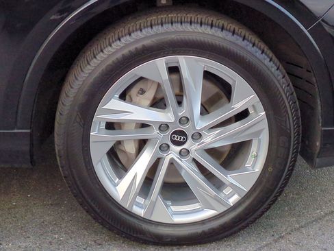 Used 2022 Audi Q7 Premium Plus image 13