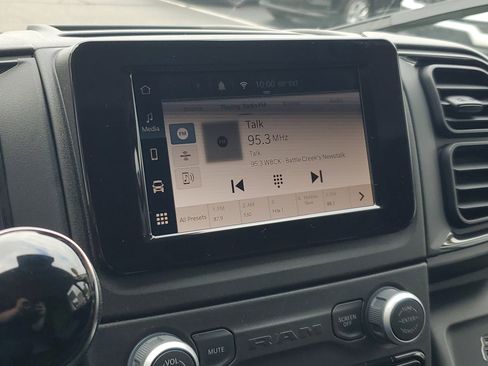 Used 2025 RAM ProMaster 2500 w/ Convenience Group image 15