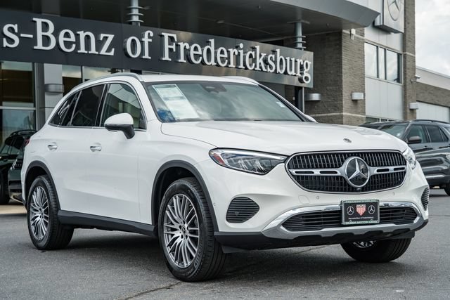 Used 2024 Mercedes-Benz GLC 300 4MATIC image 1