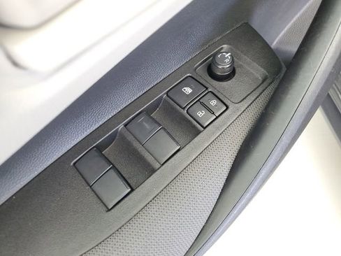 Used 2025 Toyota Corolla LE FWD image 21
