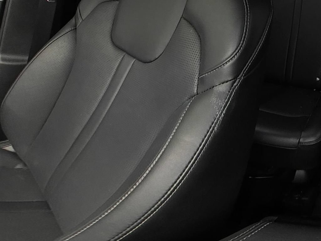Used 2025 Kia Sorento S w/ Panoramic Sunroof Package FWD image 12