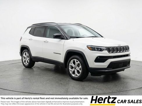 Used 2025 Jeep Compass Latitude image 1