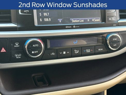 Used 2015 Toyota Highlander XLE AWD/4WD image 28