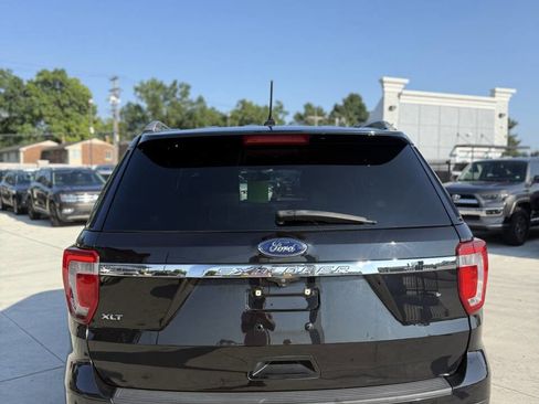 Used 2019 Ford Explorer XLT w/ Equipment Group 202A image 5