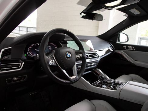 Certified 2023 BMW X6 xDrive40i w/ Premium Package image 15