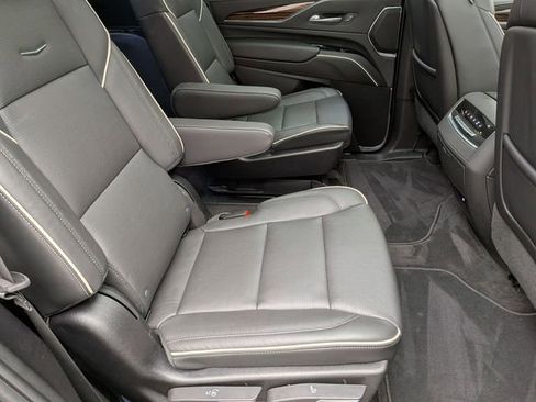 Certified 2024 Cadillac Escalade Premium Luxury image 27