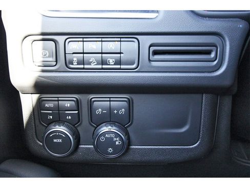 Used 2023 Chevrolet Tahoe Z71 w/ Luxury Package image 14