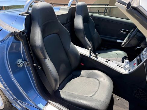 Used 2005 Chrysler Crossfire Limited RWD image 14