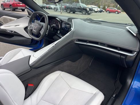 Used 2020 Chevrolet Corvette Stingray Preferred Cpe w/ 2LT Preferred Equipment Group image 19