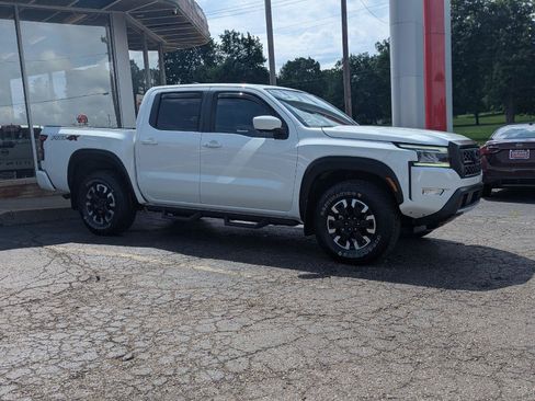 Used 2023 Nissan Frontier PRO-4X w/ Pro Convenience Package AWD/4WD image 12