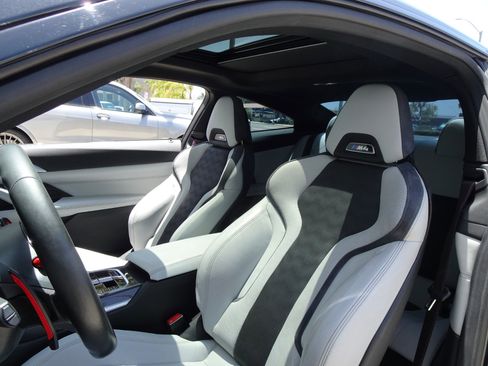 Used 2021 BMW M4 Competition w/ Executive Package RWD image 12