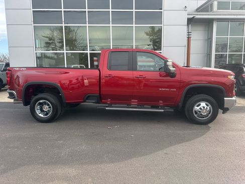 Used 2024 Chevrolet Silverado 3500 LT w/ Convenience Package AWD/4WD image 2