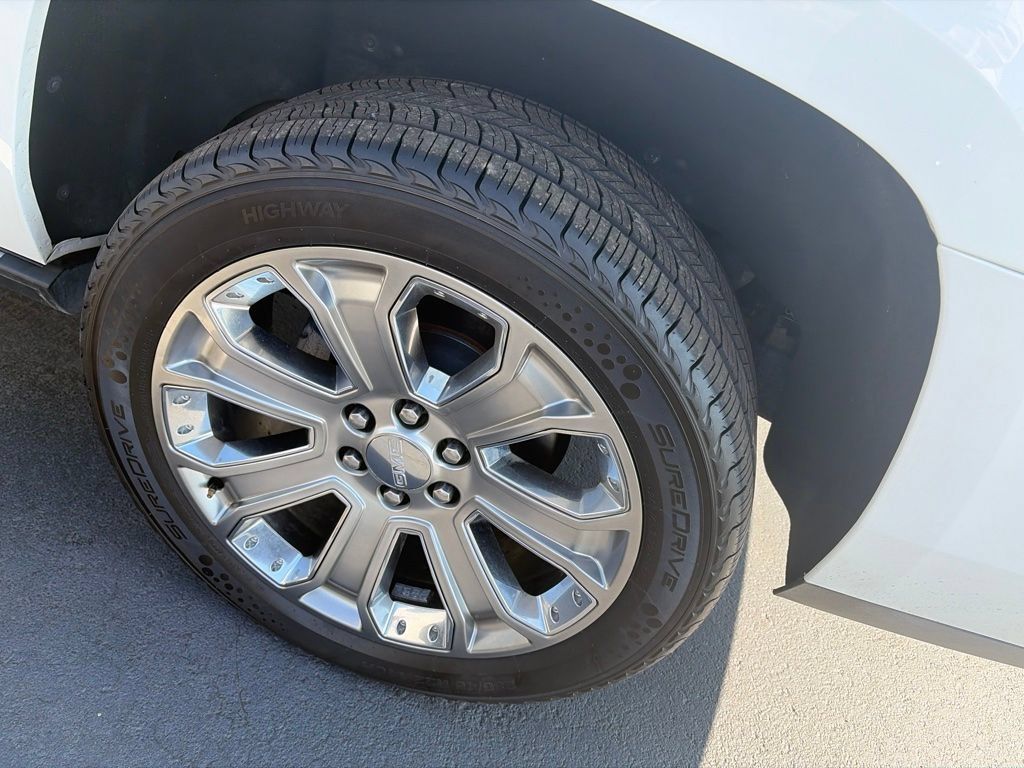 Used 2018 GMC Yukon XL Denali w/ Denali Ultimate Package AWD/4WD image 13