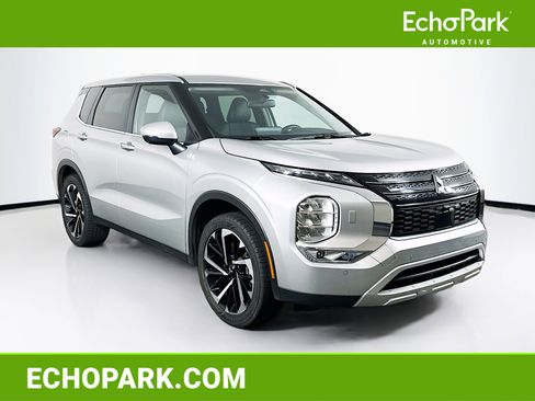 Used 2024 Mitsubishi Outlander SE AWD/4WD image 1