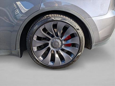 Used 2023 Tesla Model Y Performance image 22