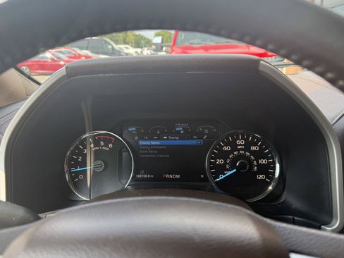 Used 2018 Ford F150 Lariat w/ Equipment Group 502A Luxury AWD/4WD image 11