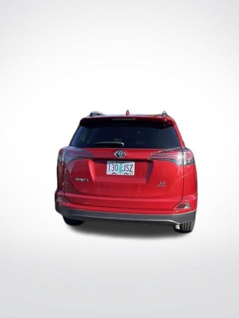 Used 2017 Toyota RAV4 LE AWD/4WD image 4