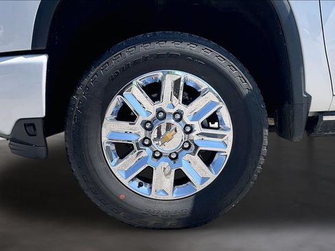 Used 2024 Chevrolet Silverado 2500 High Country w/ High Country Premium Package AWD/4WD image 33