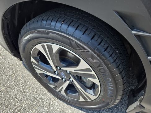 Used 2025 Subaru Crosstrek 2.5i Premium AWD/4WD image 14