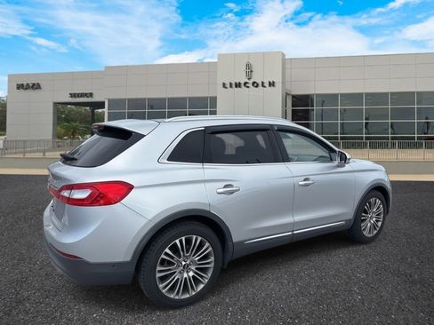 Used 2018 Lincoln MKX Reserve w/ Driver Assistance Package image 3