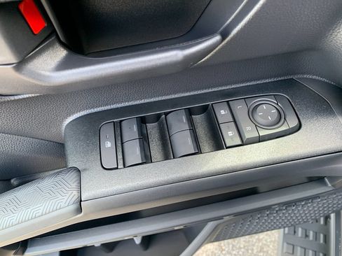 New 2026 Toyota 4Runner SR5 AWD/4WD image 12