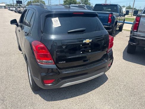 Used 2017 Chevrolet Trax LT w/ LT Convenience Package FWD image 6