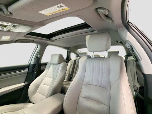 Used 2019 Honda Accord Touring image 19