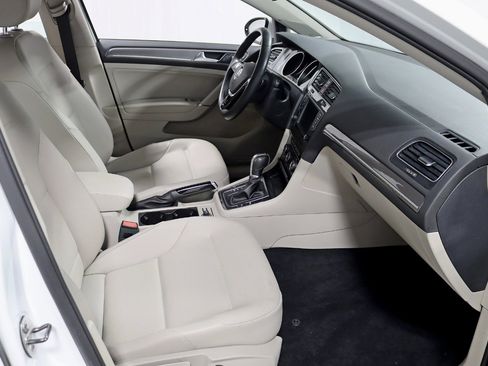 Used 2017 Volkswagen Golf Alltrack SE image 27