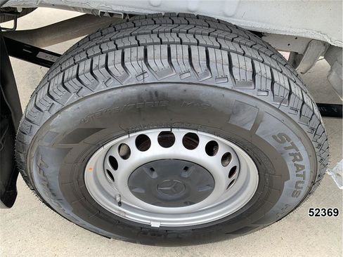 Used 2023 Mercedes-Benz Sprinter 2500 image 25