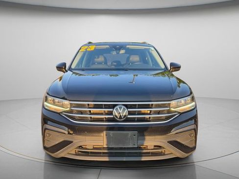 Used 2022 Volkswagen Tiguan SE AWD/4WD image 9
