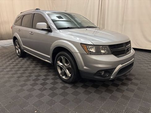 Used 2017 Dodge Journey Crossroad FWD image 3