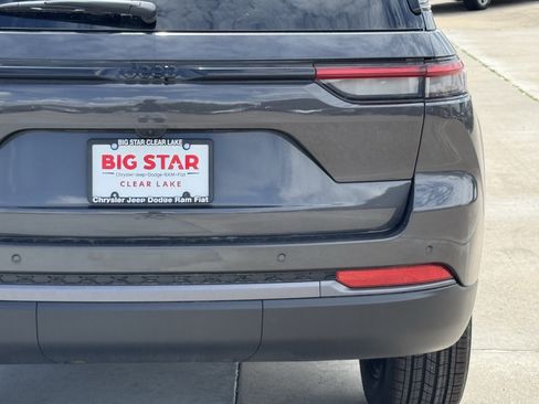New 2026 Jeep Grand Cherokee Altitude RWD image 10