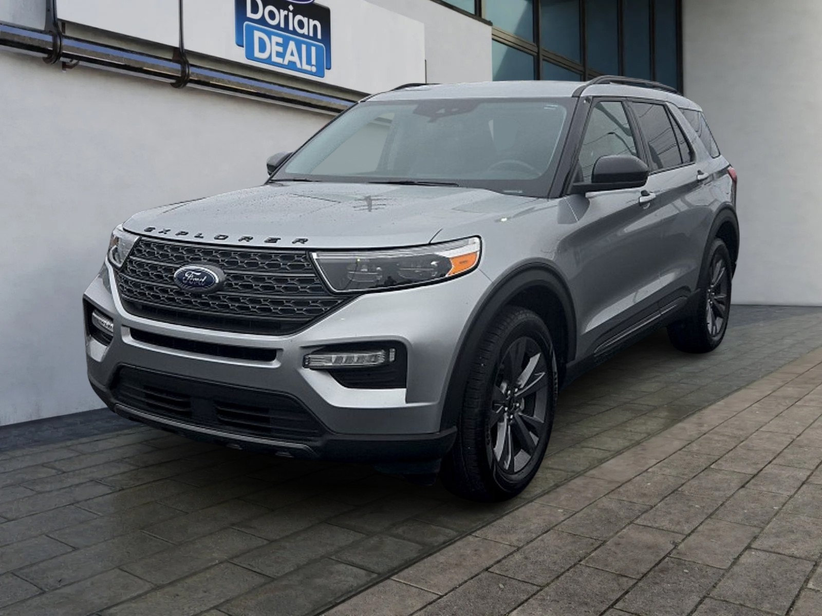 Certified 2022 Ford Explorer XLT w/ Equipment Group 202A AWD/4WD image 7