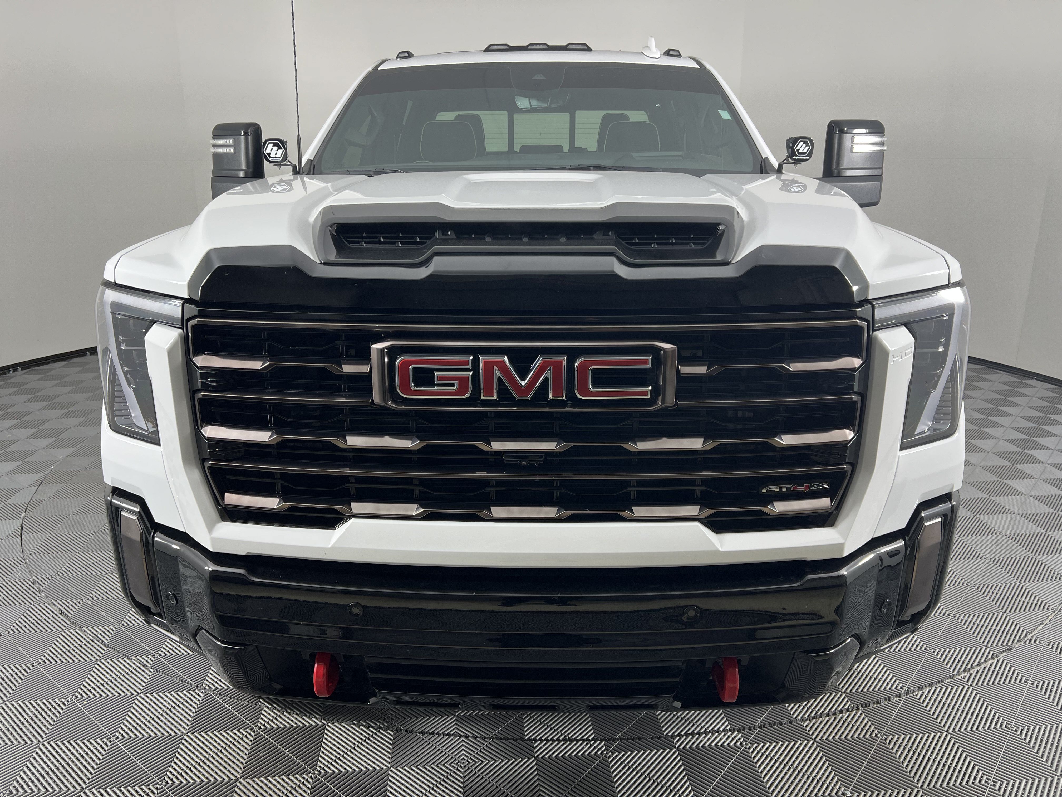 Used 2024 GMC Sierra 2500 AT4X AWD/4WD image 5