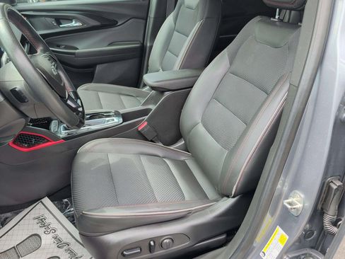 Used 2021 Chevrolet TrailBlazer RS w/ Technology Package FWD image 13