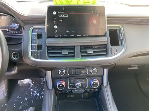 Used 2022 GMC Yukon XL SLT w/ SLT Premium Package image 31