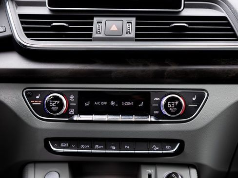 Used 2019 Audi Q5 Prestige w/ Prestige Package image 20