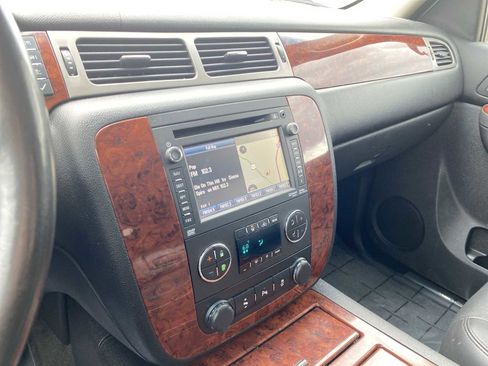 Used 2014 Chevrolet Tahoe LTZ AWD/4WD image 23