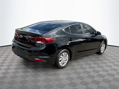 Used 2019 Hyundai Elantra SE image 6